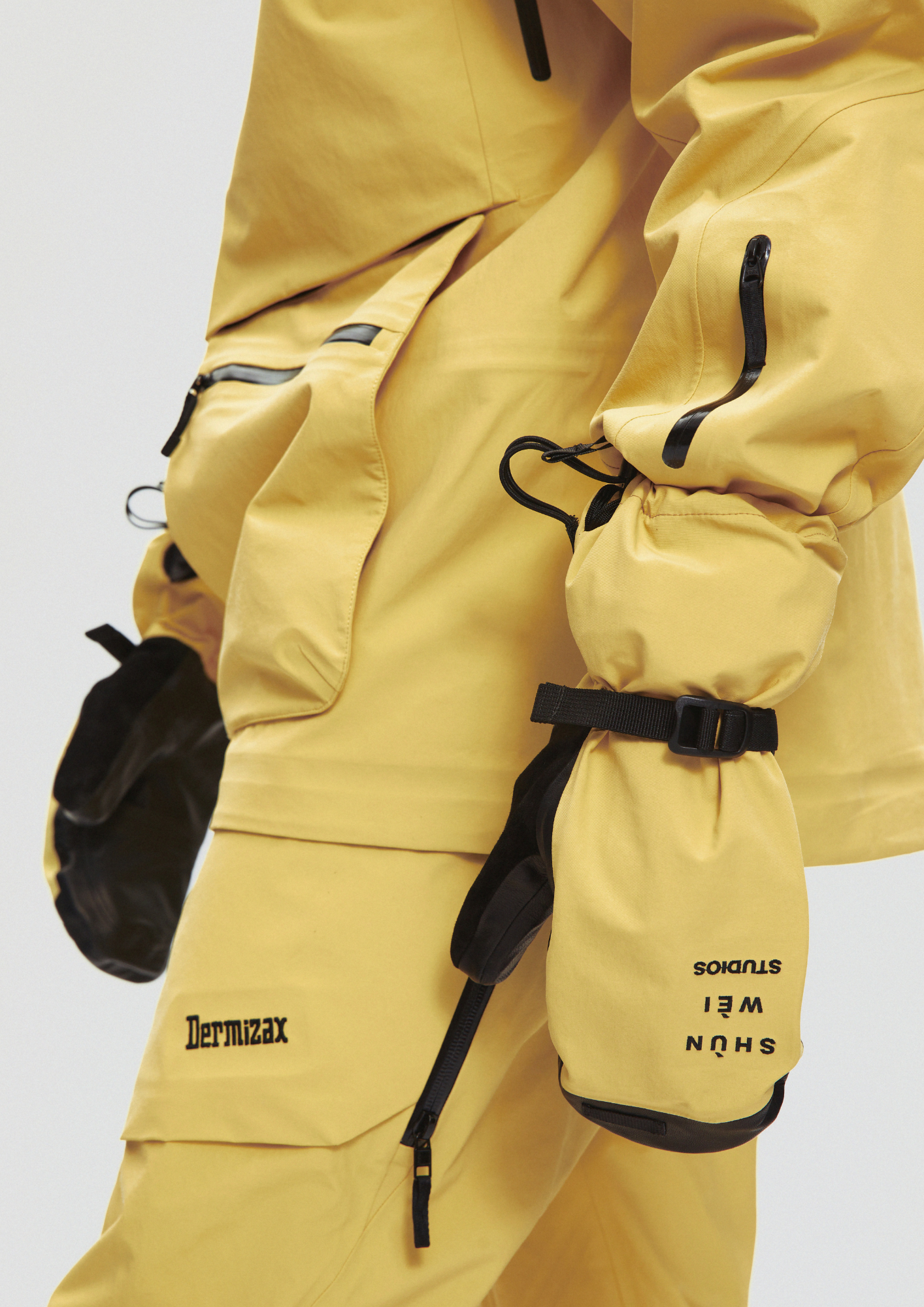 SHUNWEI STUDIO No.7 Powder Mittens - Exile Space