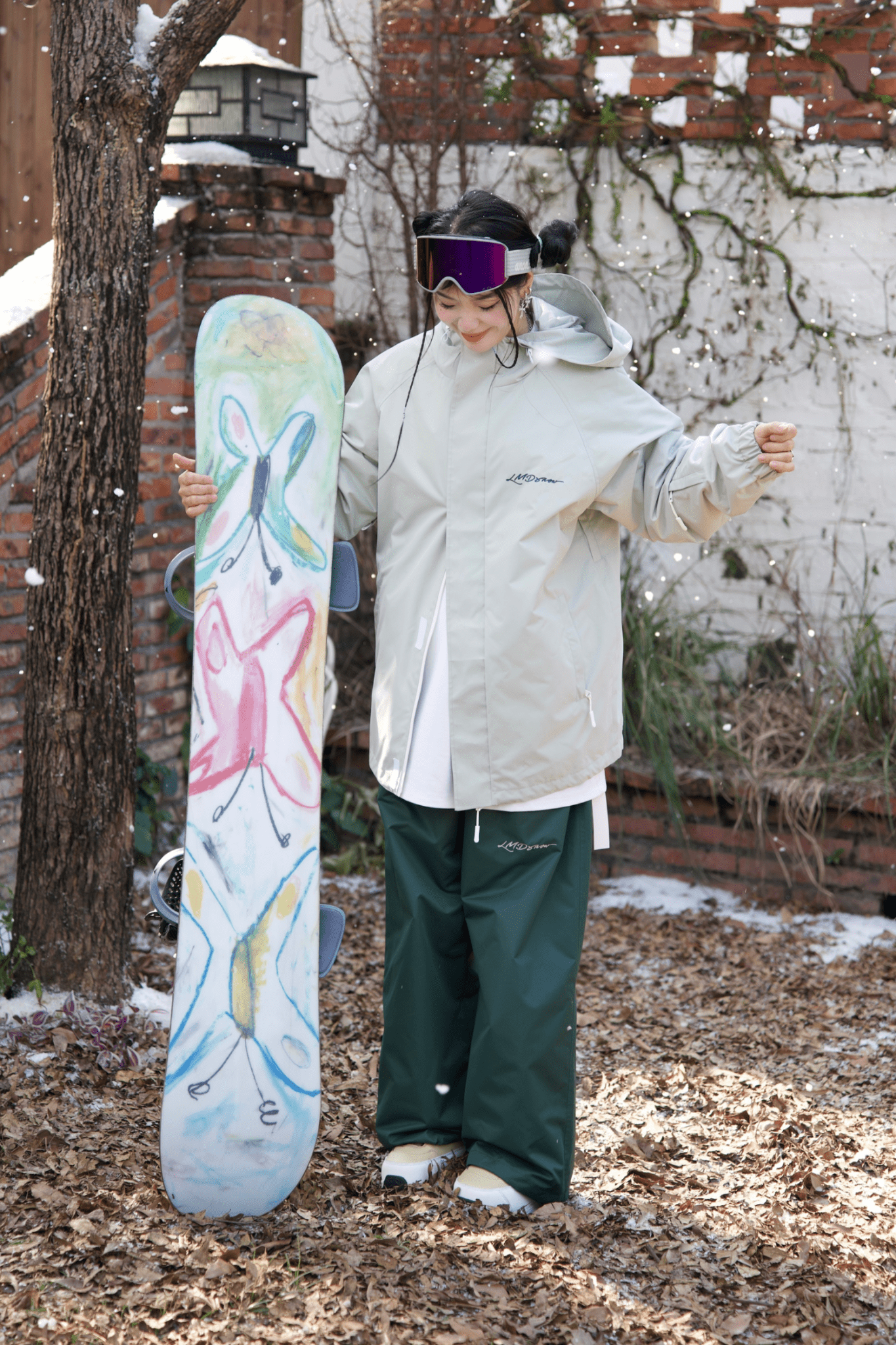 LMDSNOW Women's Classic Snowboard Jacket and Pants Set
