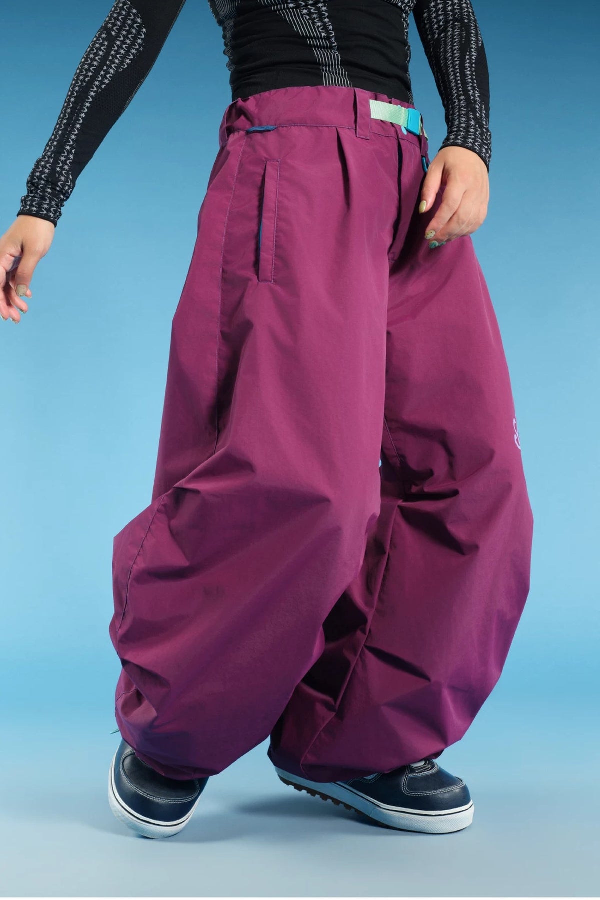 OddyEddy Starlight Purple snowboard pants front detail