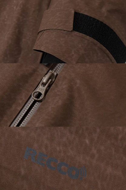 Winter Ticket jacket details: adjustable snow cuff, YKK zipper and RECCO marking