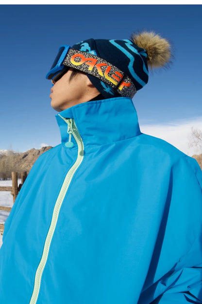 OddyEddy Zima Blue ski jacket outdoor profile with high collar